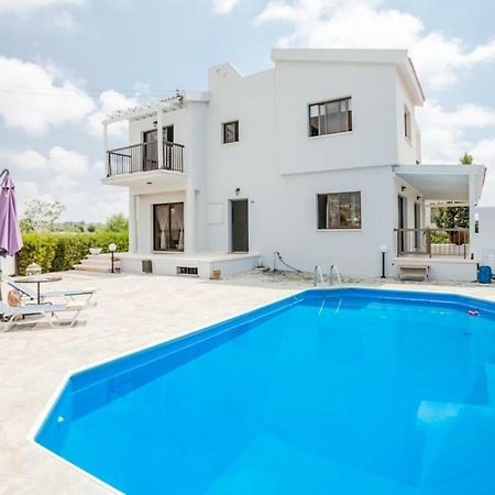 Villa 26 Paphos ภายนอก รูปภาพ