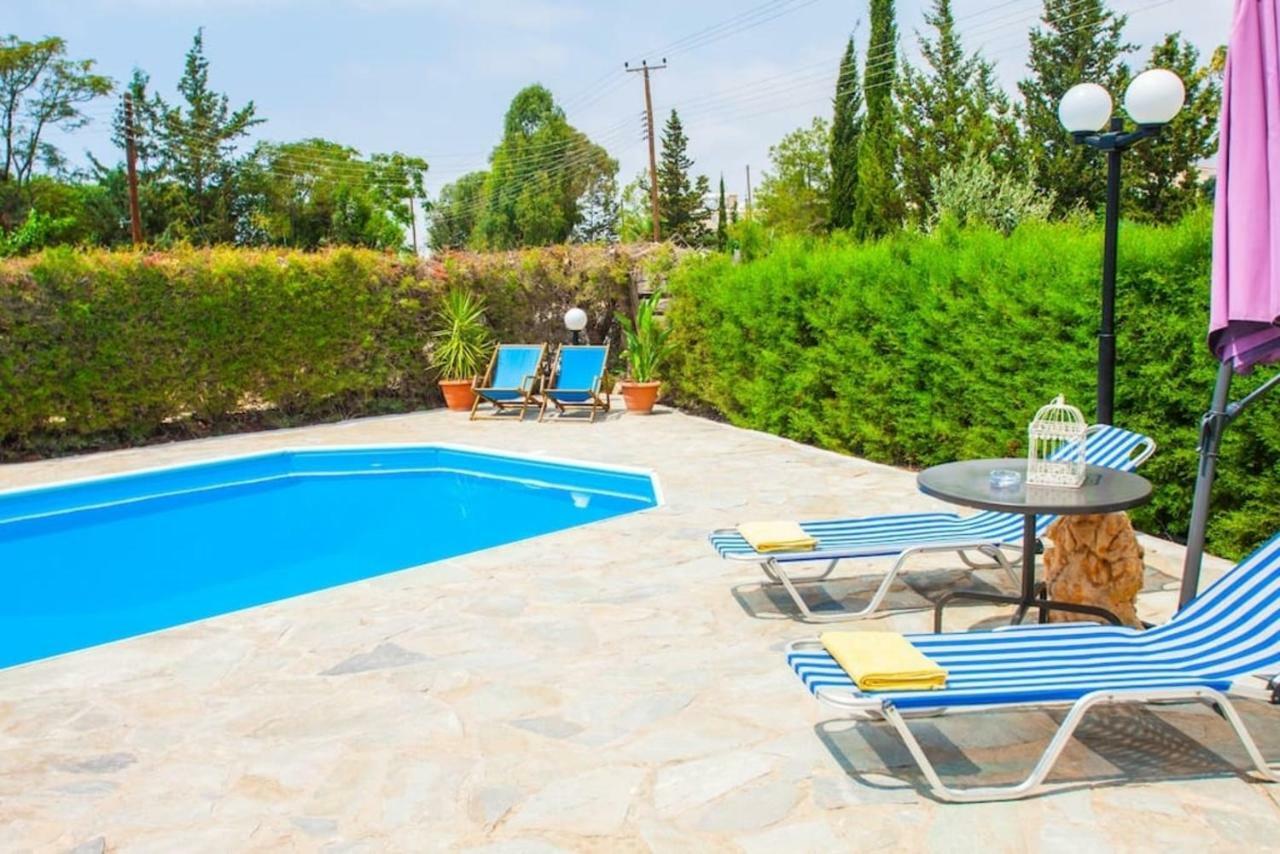 Villa 26 Paphos ภายนอก รูปภาพ